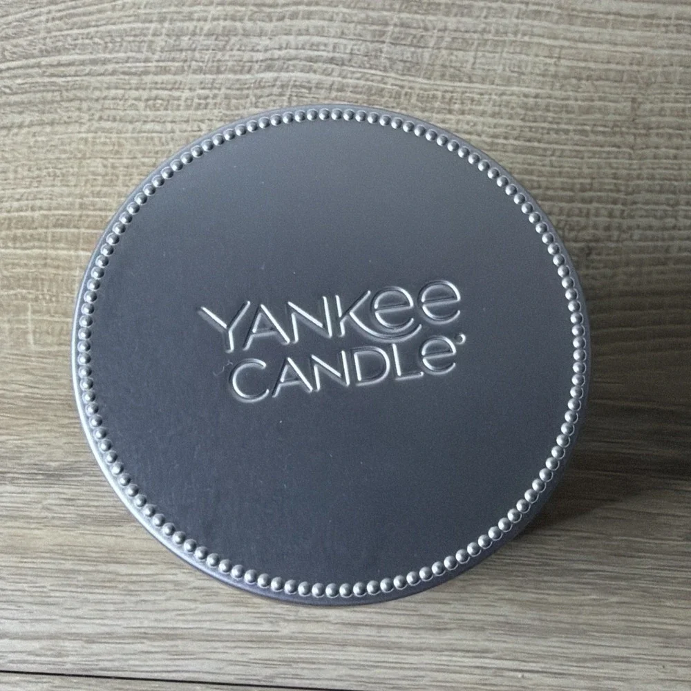 Yankee Candle Midsummer's Night Small Jar‎ Candle Scented Black 7 oz Single Wick